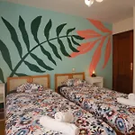 Liquid Surfhouse Vandrerhjem
