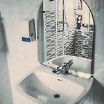 Liquid Surfhouse Vandrerhjem