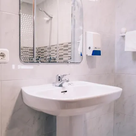 Liquid Surfhouse Хостел Лангре