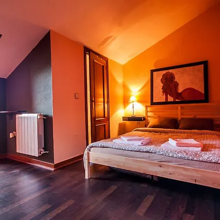 Liquid Surfhouse Хостел Лангре