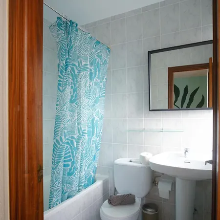 Hostal Liquid Surfhouse Langre (Cantabria)
