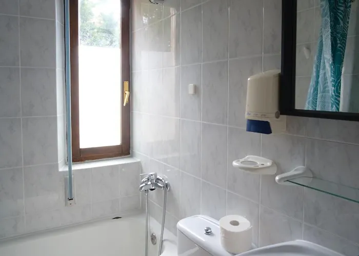 Liquid Surfhouse Hostel *