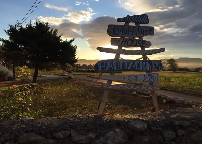 Liquid Surfhouse Hostel *